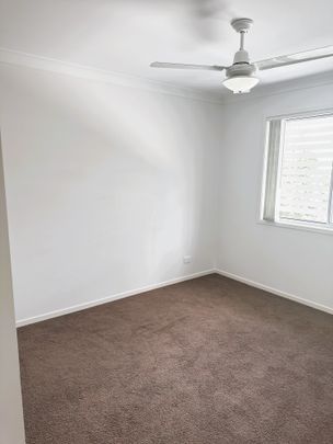 Spacious three bedroom townhouse - Photo 1