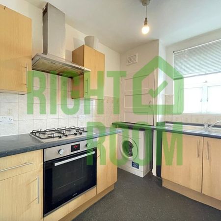 5 Bed Flat, Abbey House, E15 - Photo 3