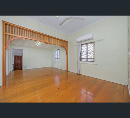 33 Perkins Street, South Townsville, Qld 4810 - Photo 2