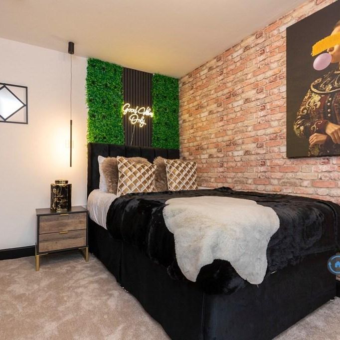 1 bedroom in a house share to rent - Photo 1