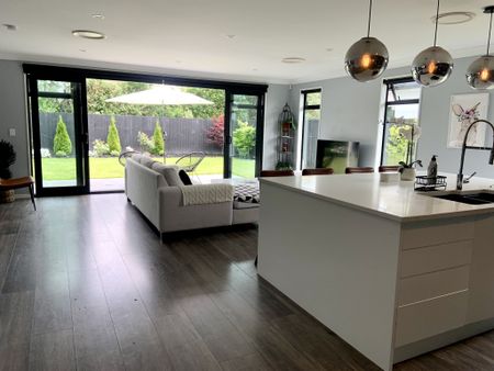 Belfast, 3 bedrooms - Photo 2