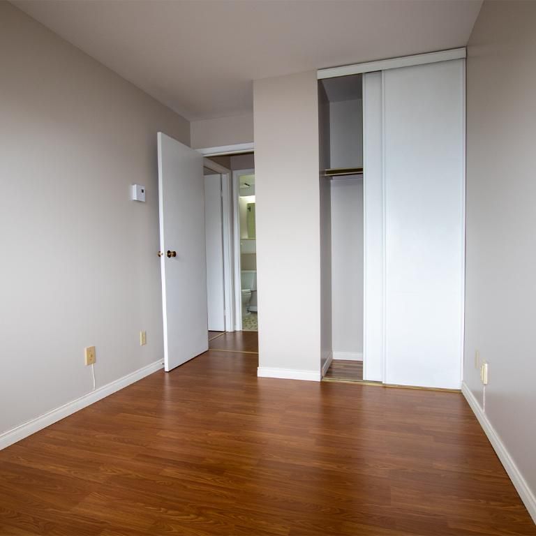 Complexe du Parc | 4 1/2 à Louer | 2 bedrooms apartment for Rent | Sherbrooke - Photo 1