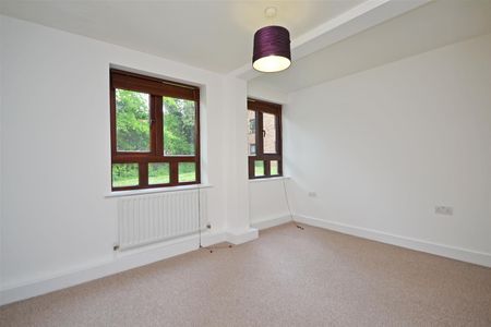 Bronte, Woodlands Village, Sandal - Photo 3