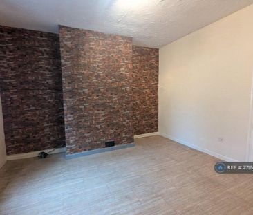 2 bedroom end of terrace house to rent - Photo 1