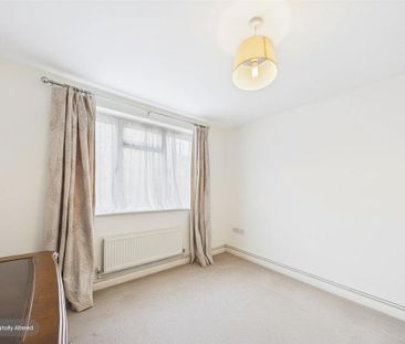 3 bedroom flat to rent - Photo 4