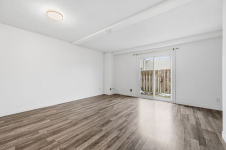 For Lease - 8136 Coventry Road Unit# 21, Niagara Falls, Ontario - Photo 3