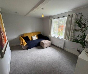 2 bedroom end of terrace house to rent - Photo 1