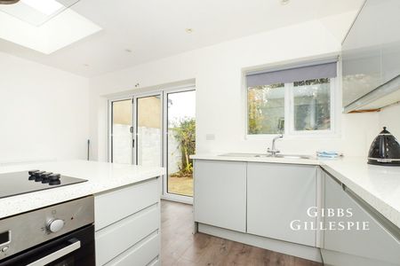 3 Bedroom House to rent - Photo 3