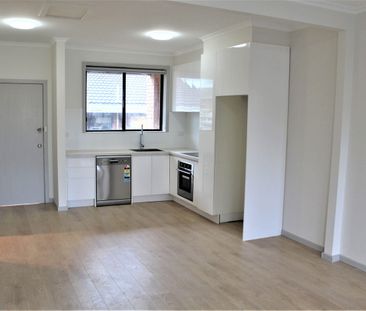 MODERN 2 BEDROOM UNIT - Photo 2