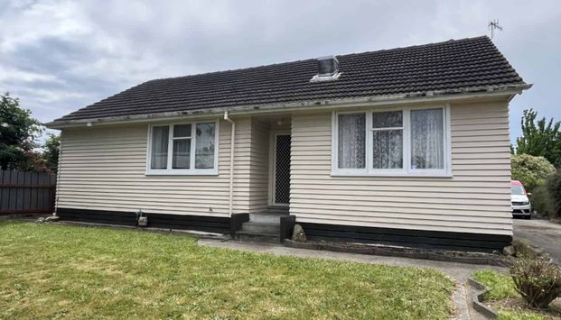 THREE BEDROOMS - HIGHBURY - Photo 1