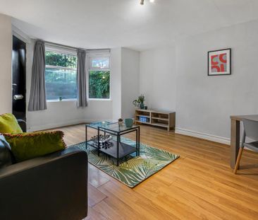 2 bedroom flat to rent - Photo 2