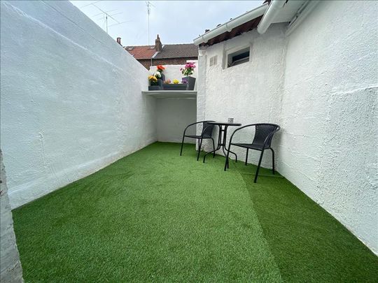 5 pièces - 100 m² - RDC - Colocation non autorisée - Photo 1