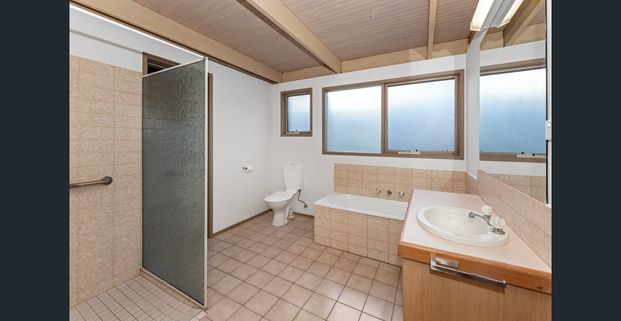 Please contact Molly Rogerson to arrange an inspection; SandringhamPM2@hodges.com.au - Photo 1