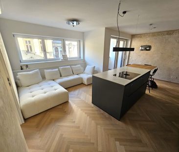 Luxuriöse Designerwohnung mit hochwertiger Küche mit Steinarbeitspl... - Photo 6