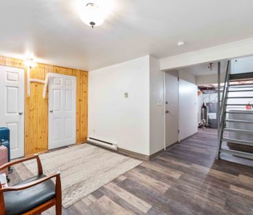 For Lease - 10 Claudette Gate, Hamilton, Ontario - Photo 1