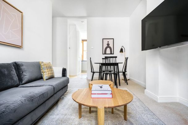 2 Bed Flat, Carlton House, W1T - Photo 1