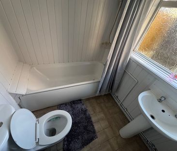 Room in a Shared House, Fern Road, B24 - Photo 1