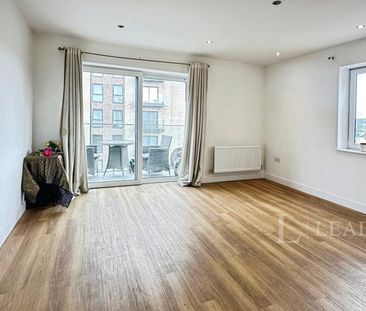 2 bedroom flat to rent - Photo 4