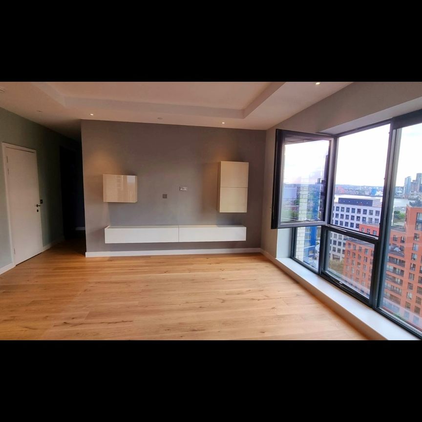 2 Bed Flat, London City Island, E14 - Photo 1