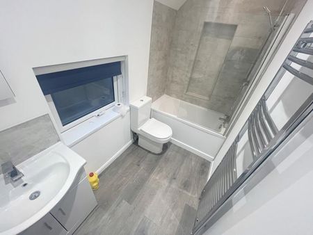 3 bedroom terraced house to rent - Photo 4