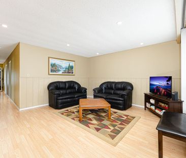 For Lease - 8 58th Street, Wasaga Beach, Ontario - Photo 1