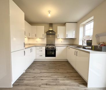 3 bedroom semi-detached house to rent - Photo 5