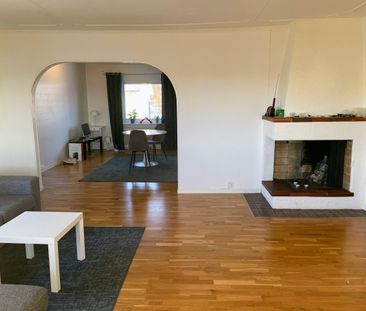 3:a med balkong i solläge - Foto 1