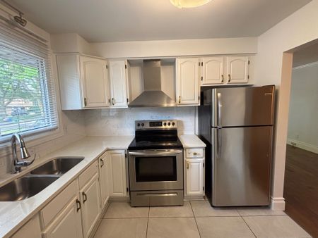 For Lease - 3857 Panama Court Unit# Upper unit, Niagara Falls, Ontario - Photo 2