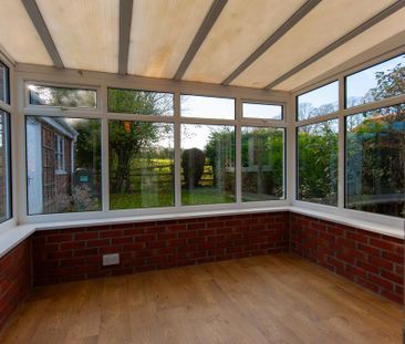 2 bedroom semi-detached bungalow to rent - Photo 2