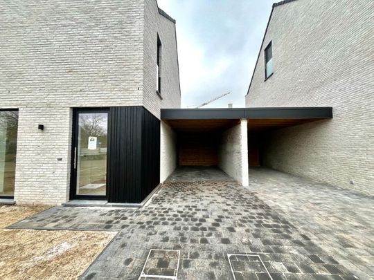 NIEUWBOUWWONING MET 3 SLAAPKAMERS, TUIN EN CARPORT - Photo 1