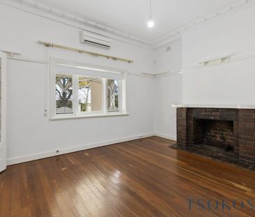 CHARMING CHARACTER HOME - Photo 3