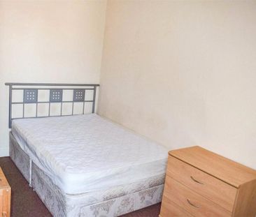 4 bedroom terraced house to rent - Photo 3