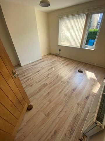 3 Bed Terraced House, Driver Street, S13 - Photo 2