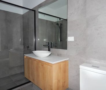 “Extravagant Sense of Space in the Ultimate Location!” - Photo 4