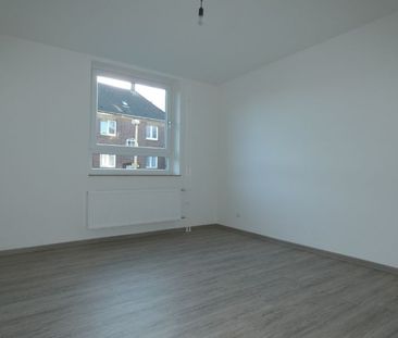 *** Altbauflair in Schlossnähe! Sanierte 2-Zi.-Wohnung in grüner La... - Photo 3