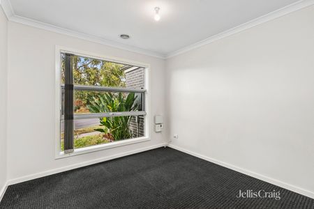 5 Silverdale Drive, Darley VIC 3340 - House For Rent | Domain - Photo 5