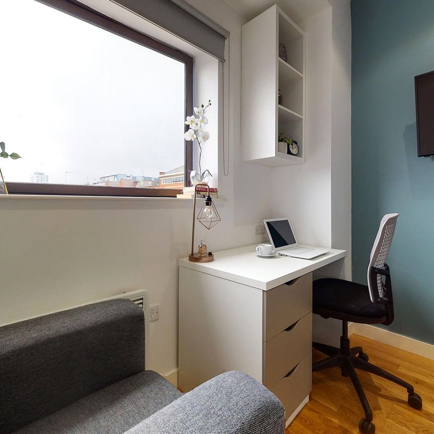 Apt 18, Q Two Residence - Photo 1