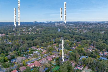 Grand family home with tennis court in Beecroft Public Catchment - Photo 2