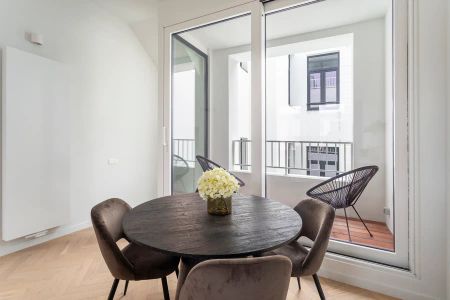 Hoogwaardig gerenoveerd appartement met terras op toplocatie - Photo 4