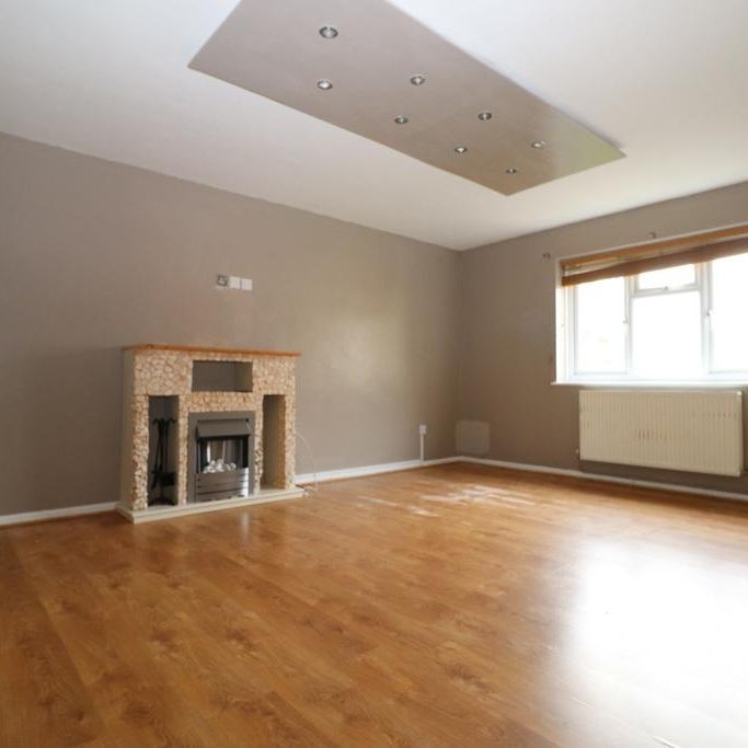 3 bedroom flat to rent - Photo 1