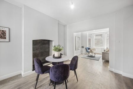 3 Bed End Terrace, Kennedy Road, M5 - Photo 3