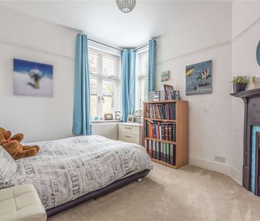 A beautifully presented detached home in the heart of Sevenoaks - Photo 1