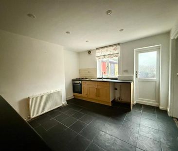 3 bedroom terraced house to rent - Photo 6
