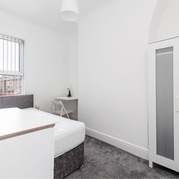 3 Bed End Terrace, Callow Road, L15 - Photo 1