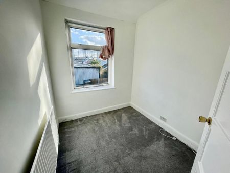 4 bedroom terraced house to rent - Photo 4
