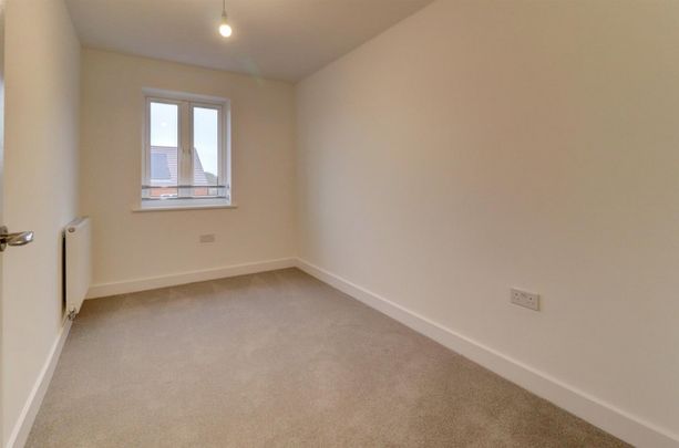 Whitehouse Croft, Kenilworth - Photo 1