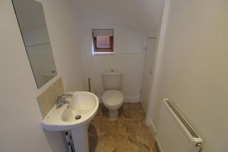 2 bedroom terraced house to rent - Photo 4