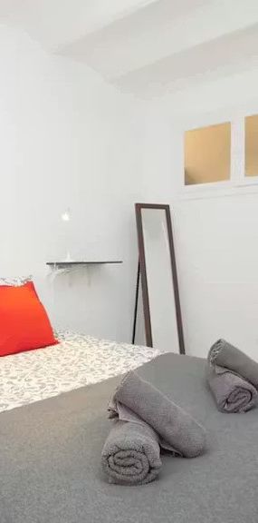 Carrer de Jovellanos, Barcelona, Catalonia 08001 - Photo 1