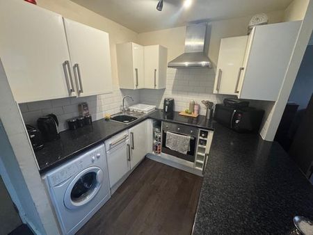1 bedroom flat to rent - Photo 3