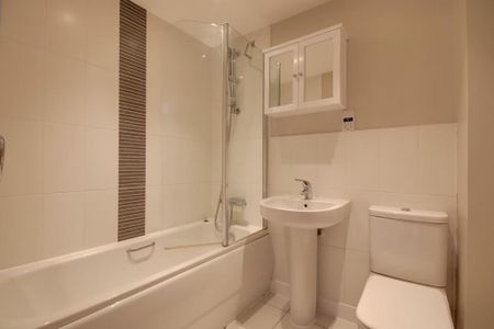 2 bedroom terraced house to rent - Photo 2